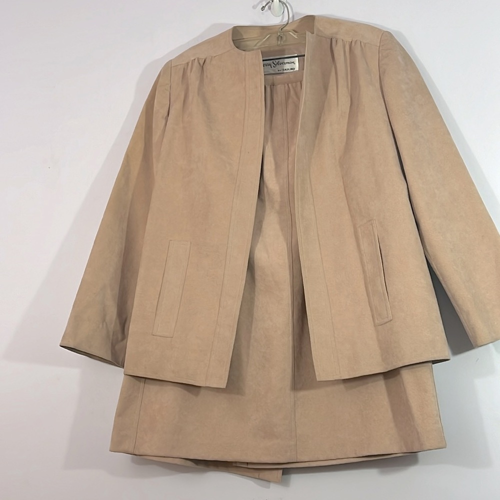 Vintage Jerry Silverman by saulino dusty pink suede matching jacket and skirt, 6